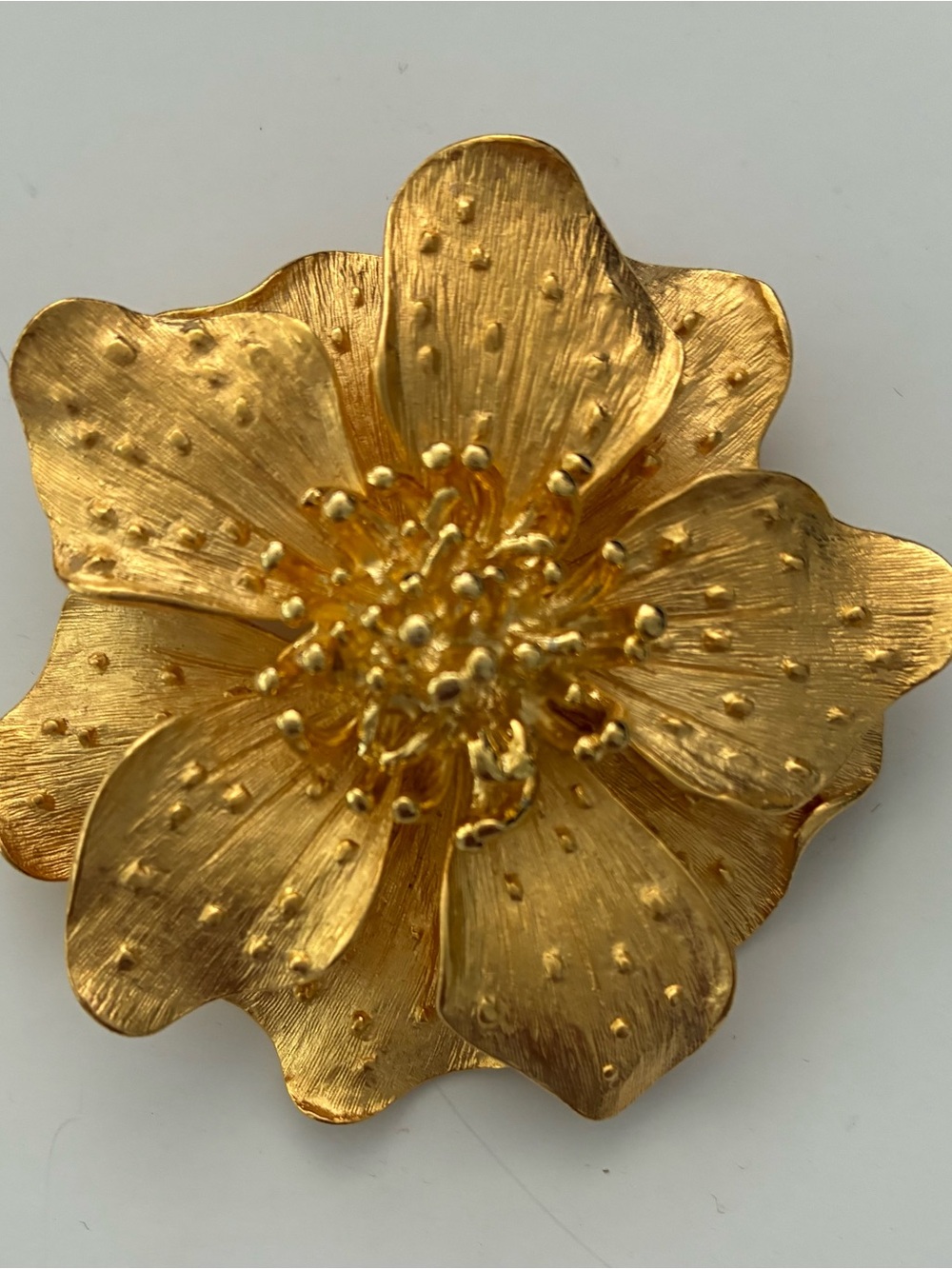 Gold Metallic Anemone Accent Pin